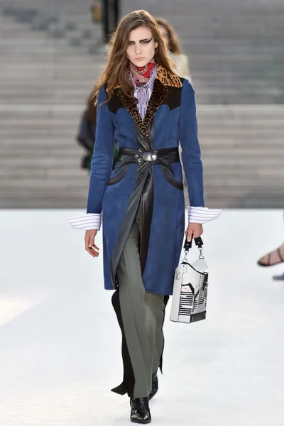 Look 9